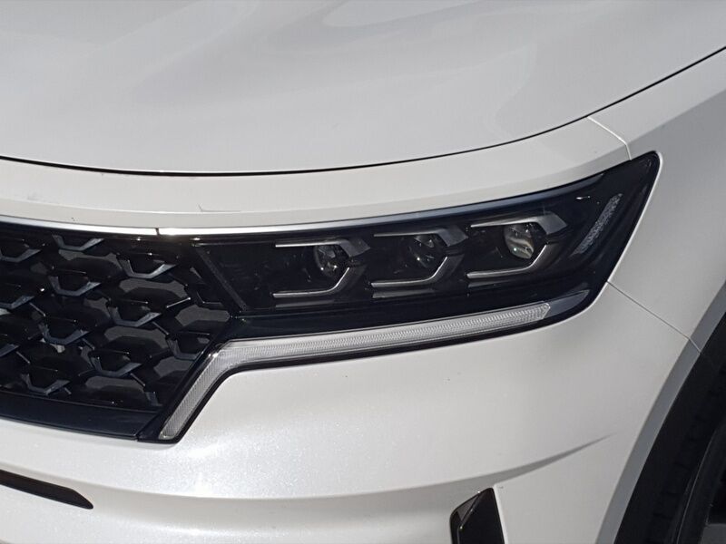 More views of Kia Sorento