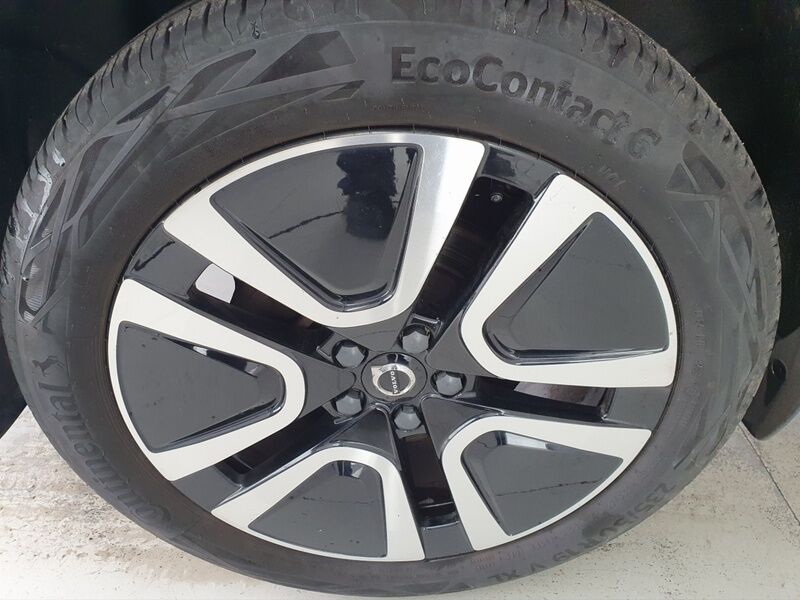 More views of Volvo XC40