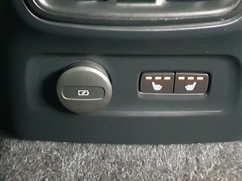 More views of Volvo XC40