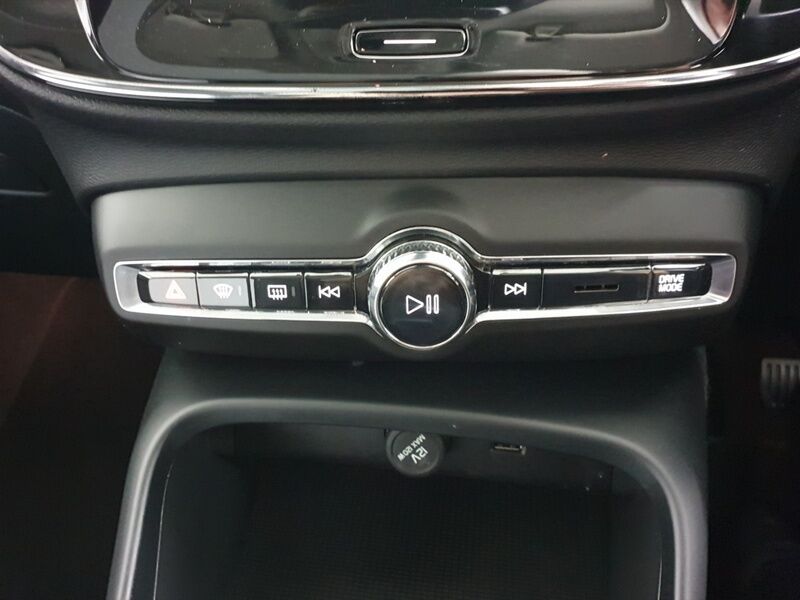 More views of Volvo XC40