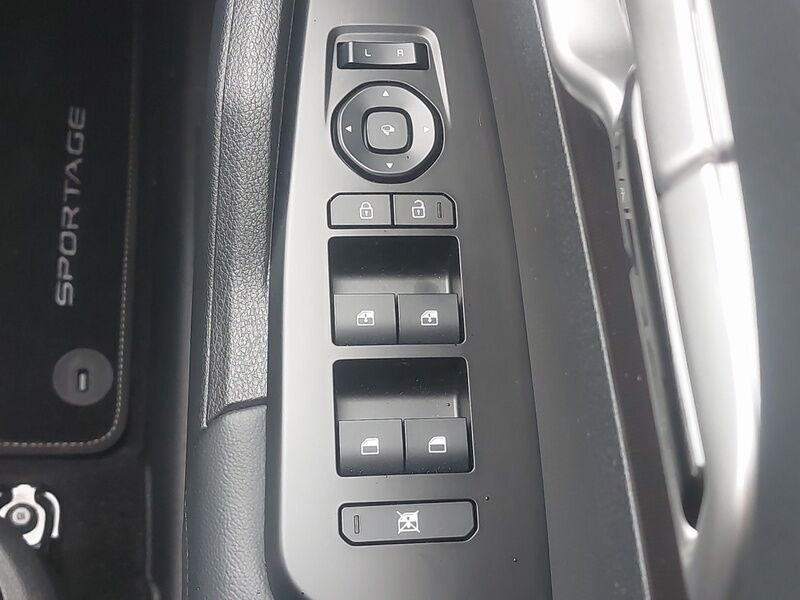 More views of Kia Sportage