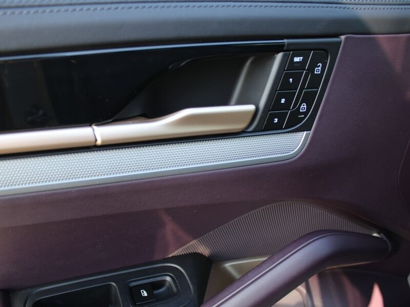 More views of Porsche Cayenne