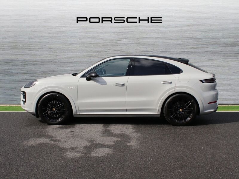 More views of Porsche Cayenne