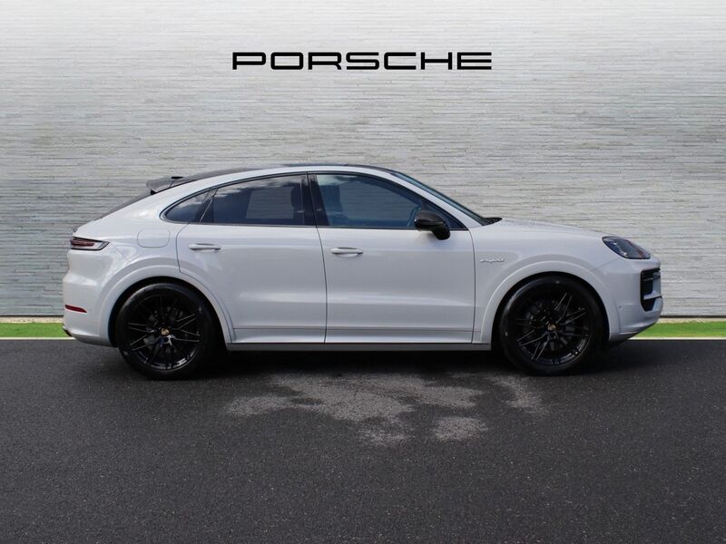 More views of Porsche Cayenne