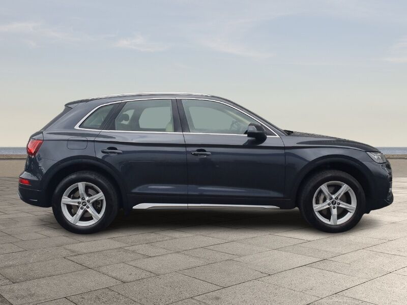 More views of Audi Q5