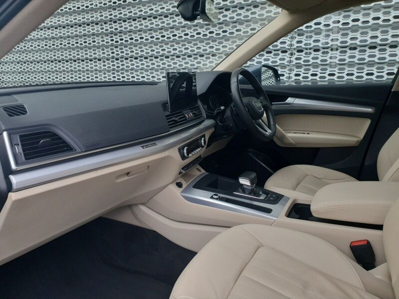 More views of Audi Q5