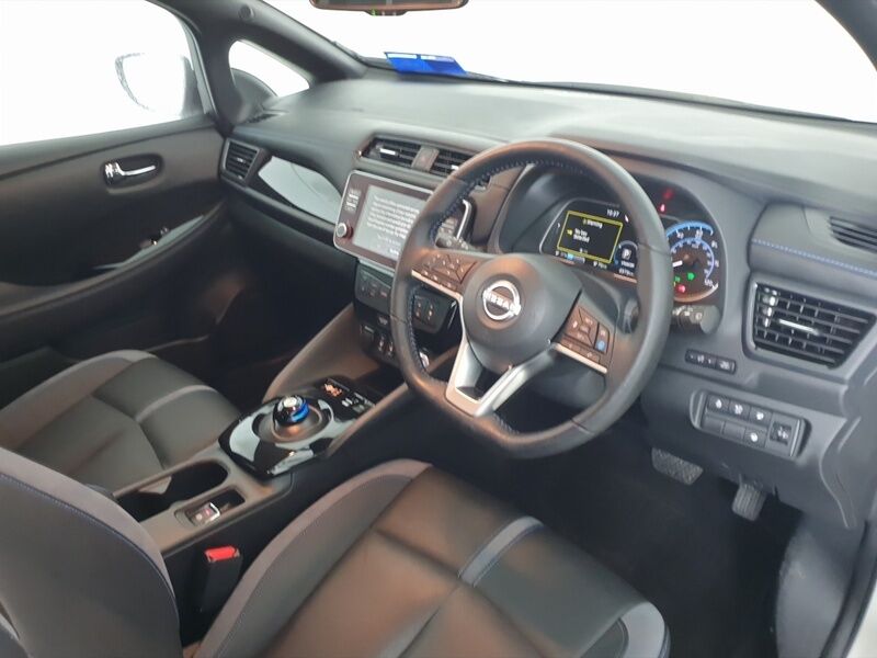 More views of Nissan Leaf