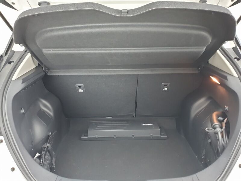 More views of Nissan Leaf