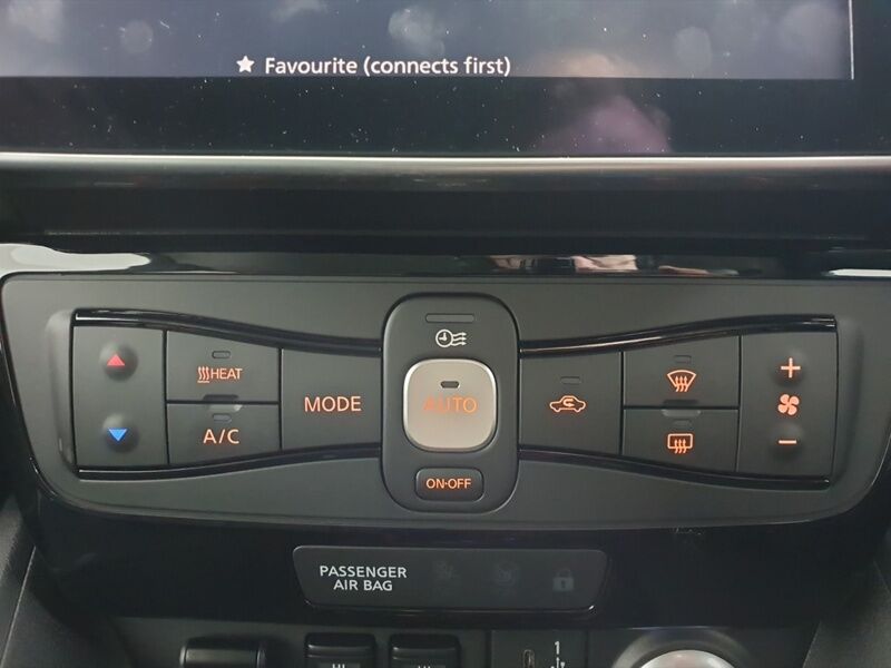 More views of Nissan Leaf