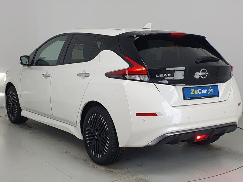 More views of Nissan Leaf