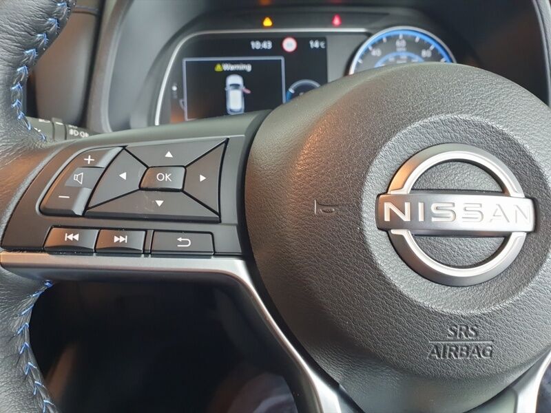 More views of Nissan Leaf