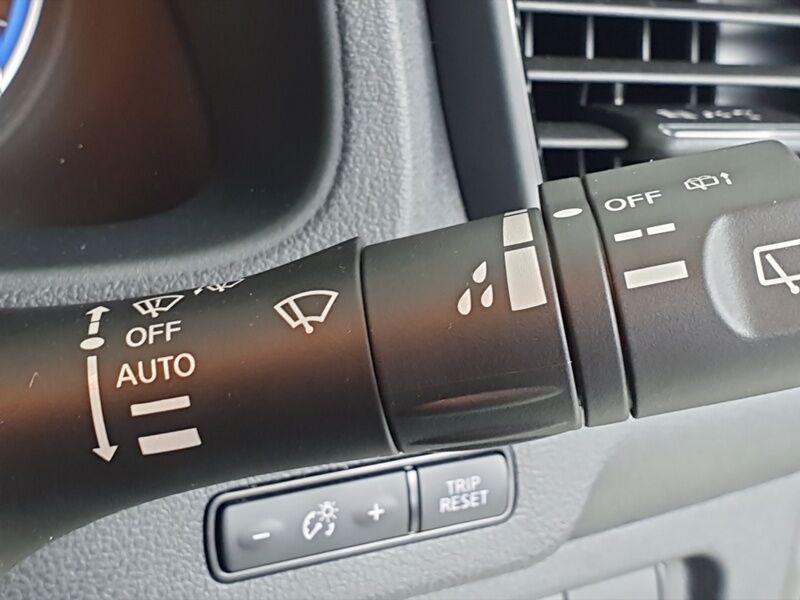More views of Nissan Leaf