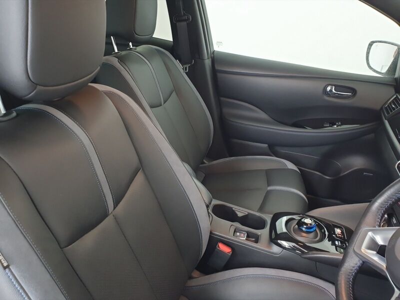 More views of Nissan Leaf