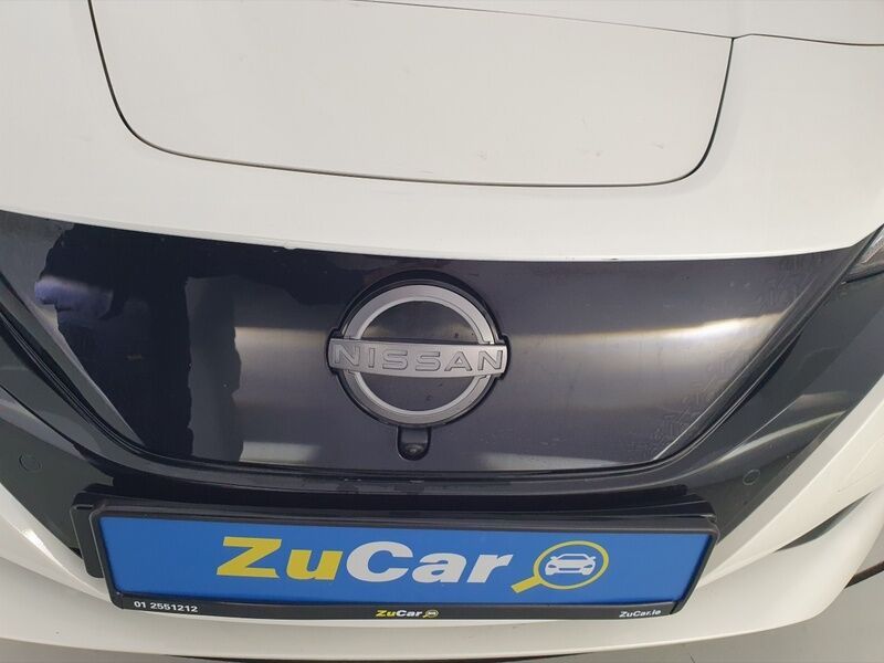 More views of Nissan Leaf