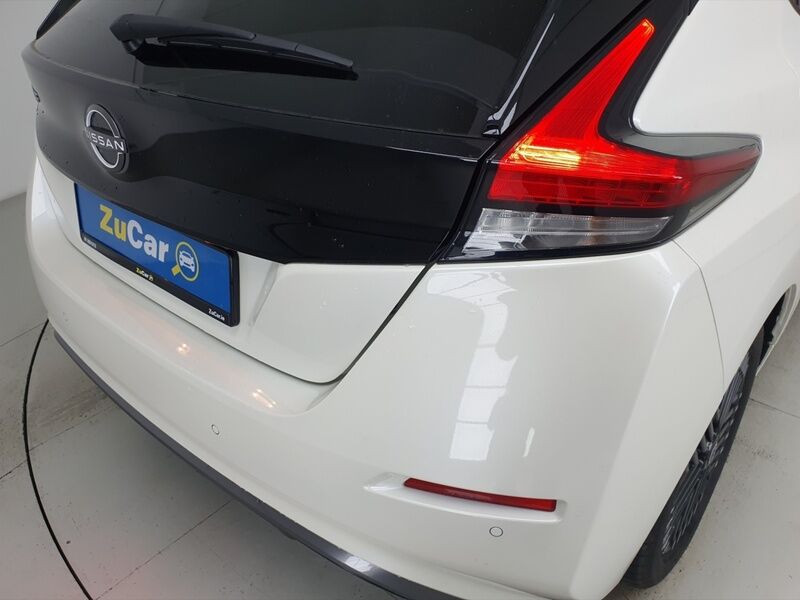 More views of Nissan Leaf