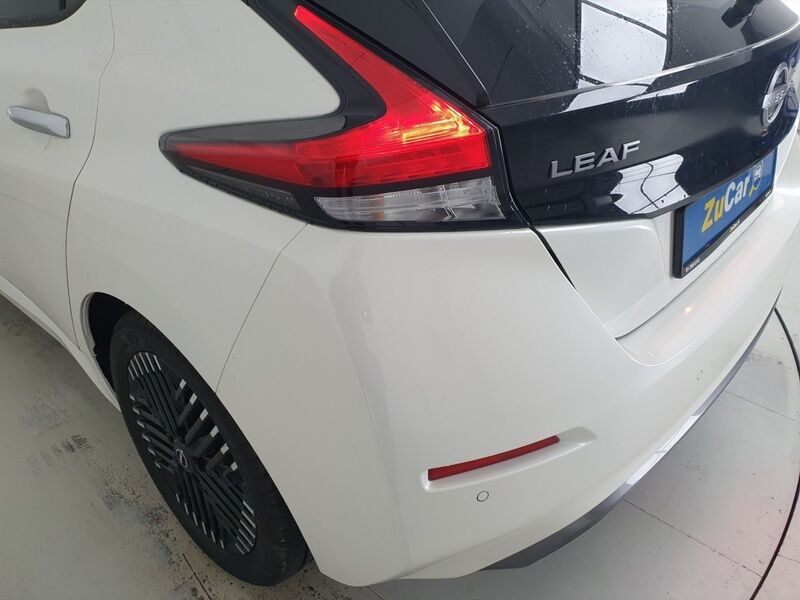 More views of Nissan Leaf