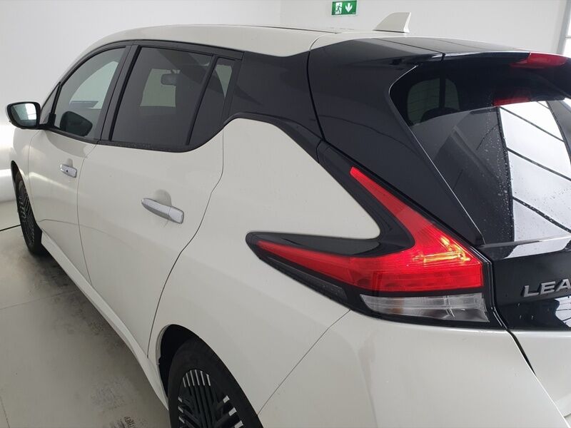 More views of Nissan Leaf