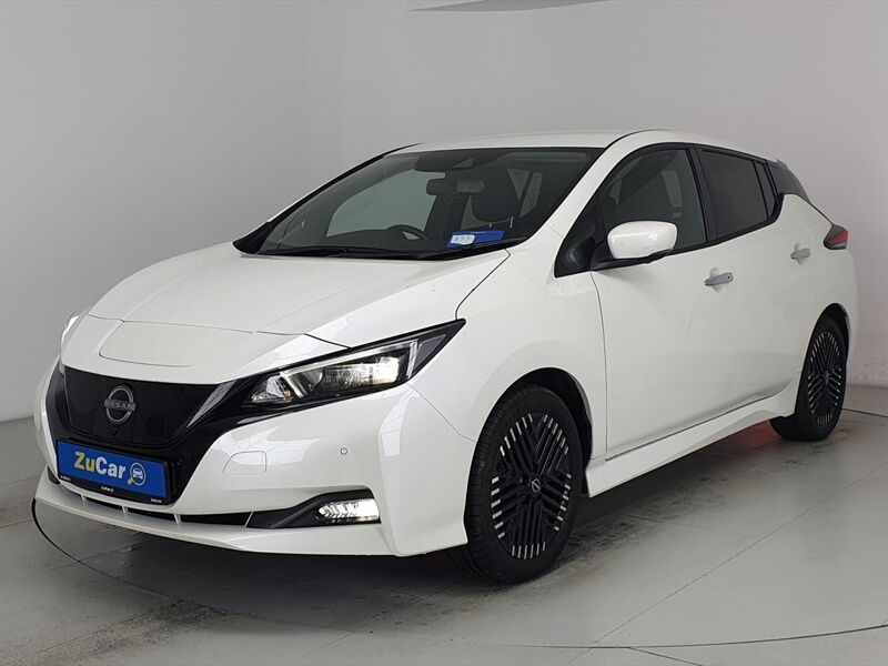 More views of Nissan Leaf