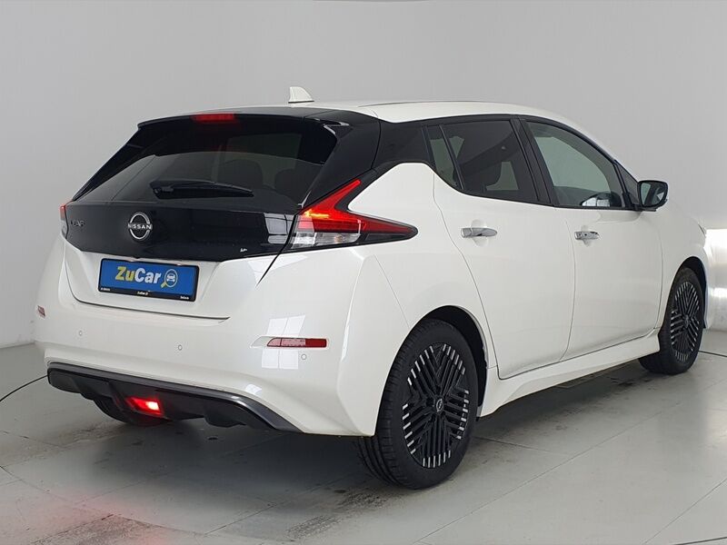 More views of Nissan Leaf