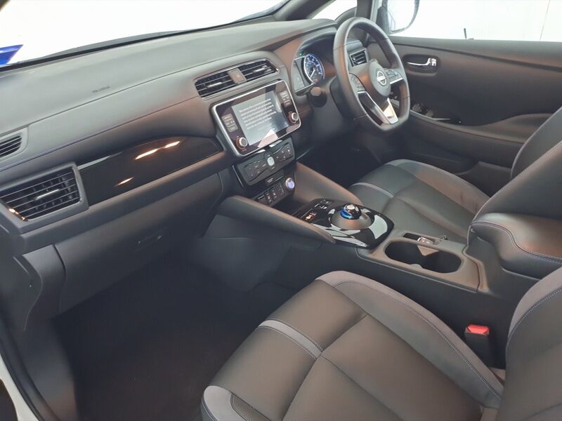 More views of Nissan Leaf