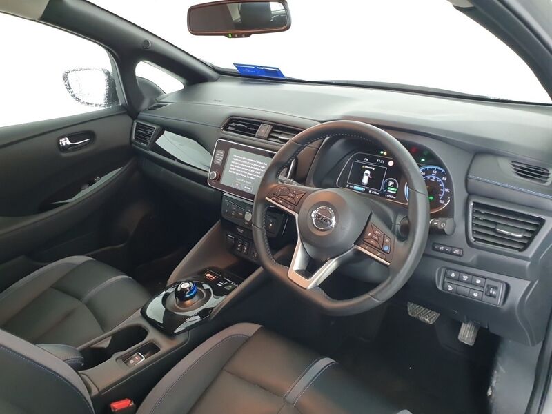 More views of Nissan Leaf