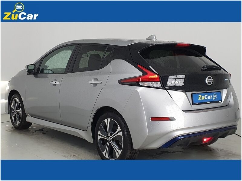 More views of Nissan Leaf