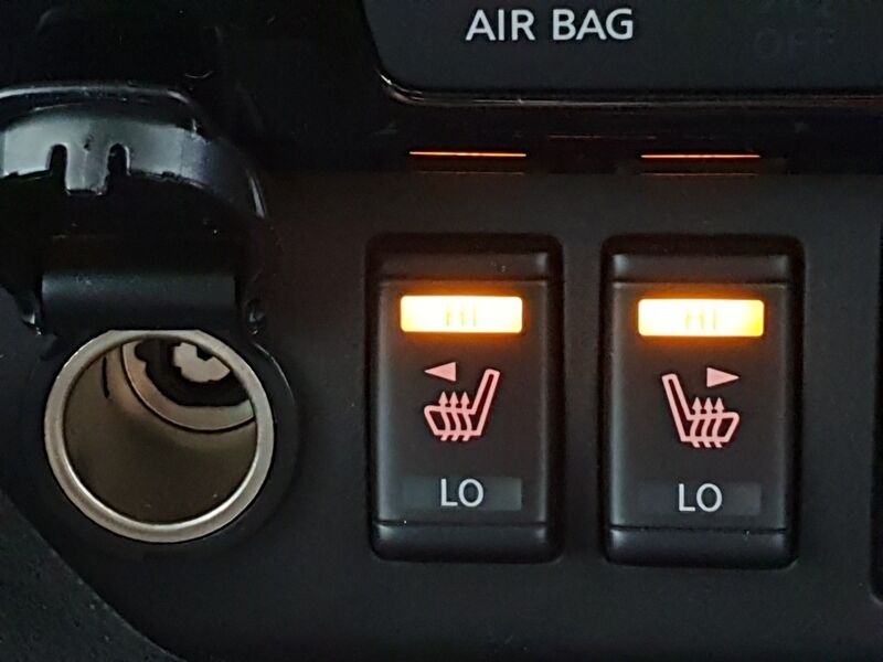 More views of Nissan Leaf
