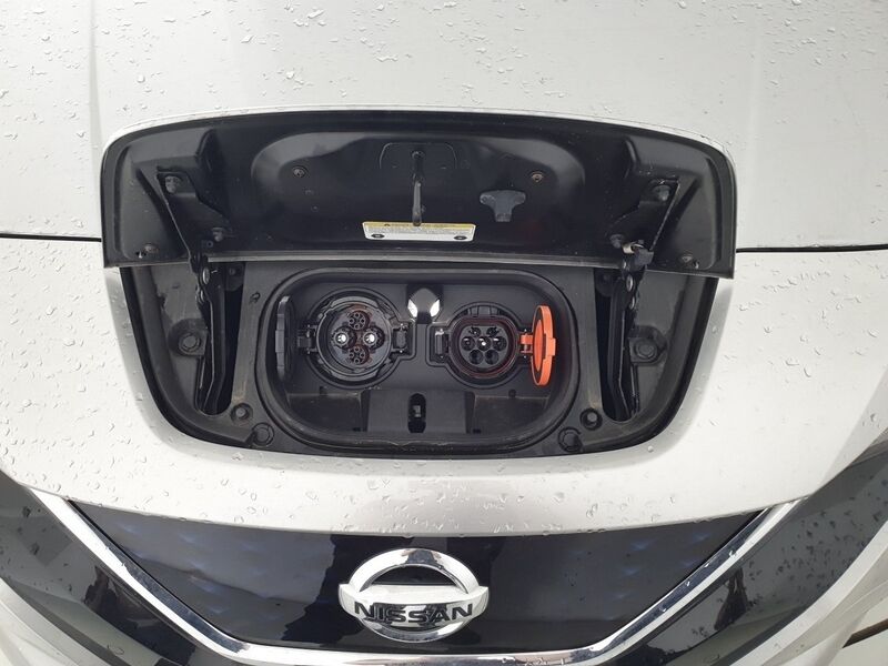 More views of Nissan Leaf