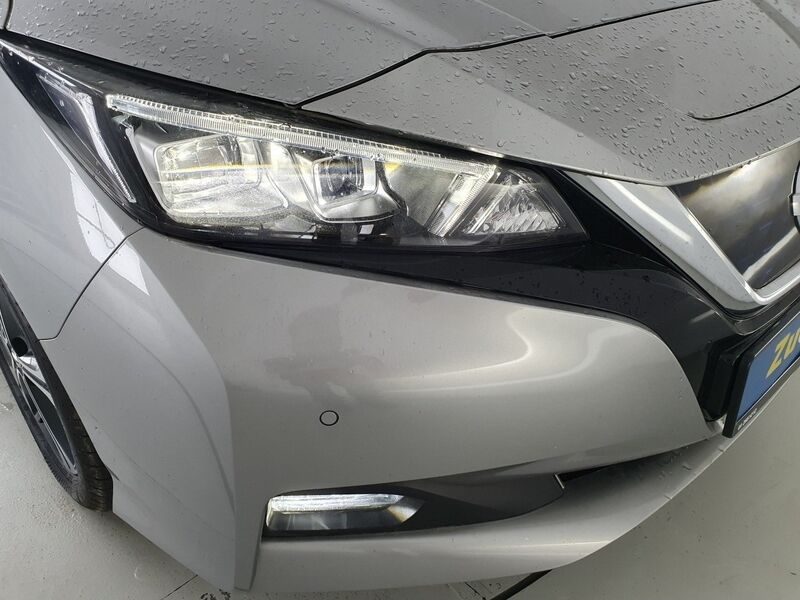 More views of Nissan Leaf