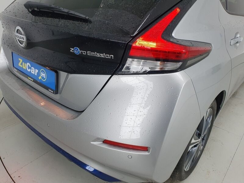 More views of Nissan Leaf