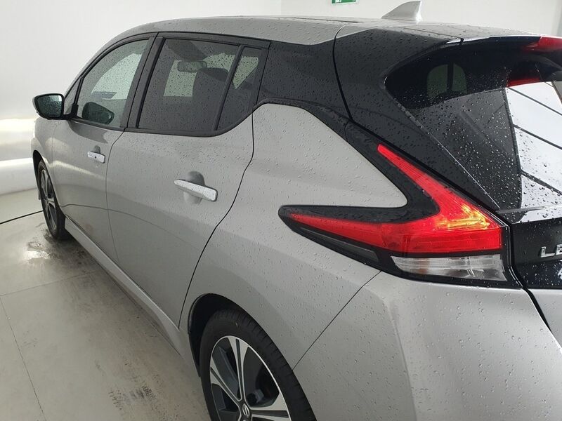 More views of Nissan Leaf