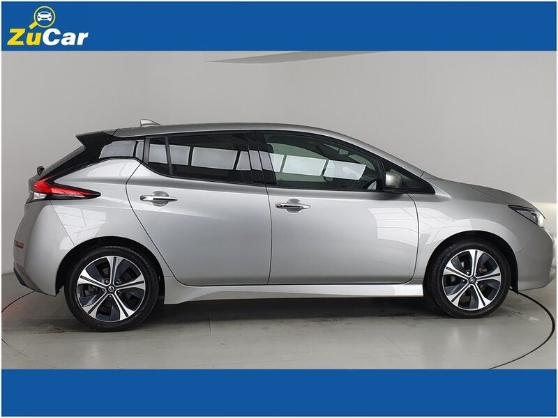 More views of Nissan Leaf