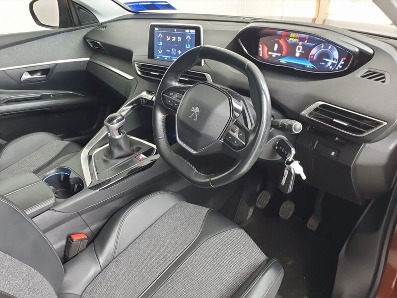 More views of Peugeot 3008
