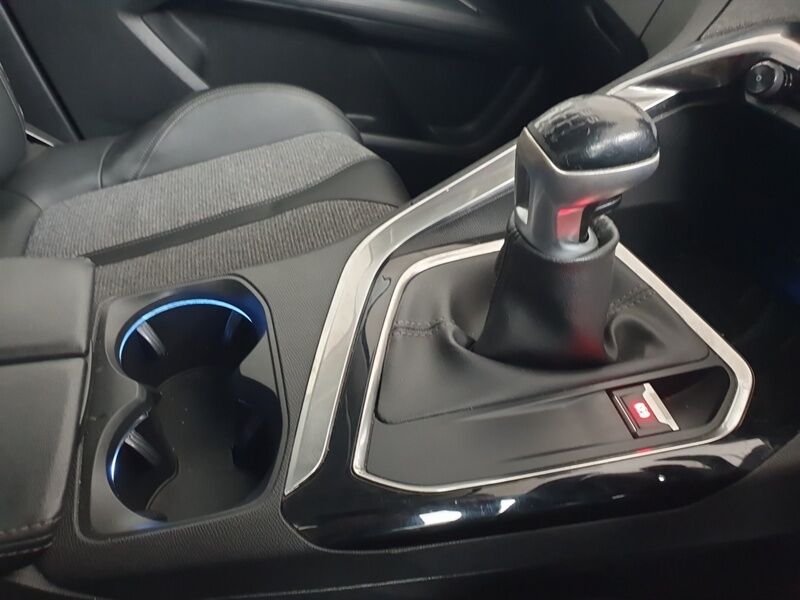 More views of Peugeot 3008