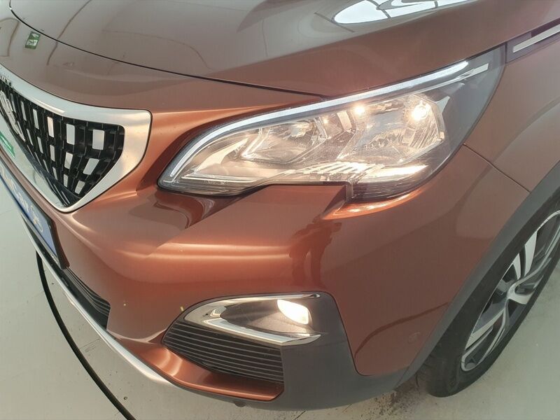 More views of Peugeot 3008