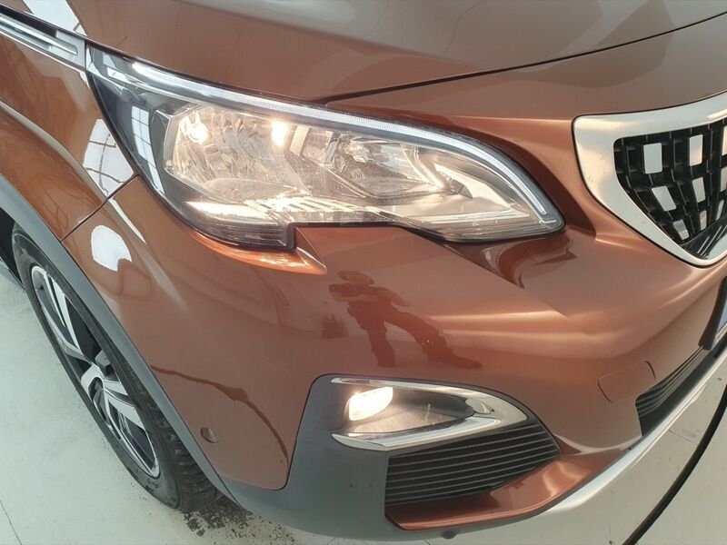 More views of Peugeot 3008