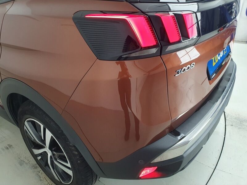 More views of Peugeot 3008