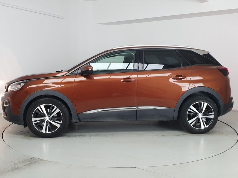 More views of Peugeot 3008