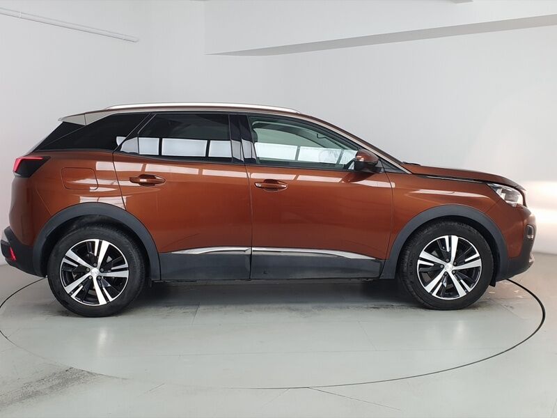 More views of Peugeot 3008