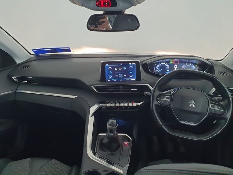 More views of Peugeot 3008