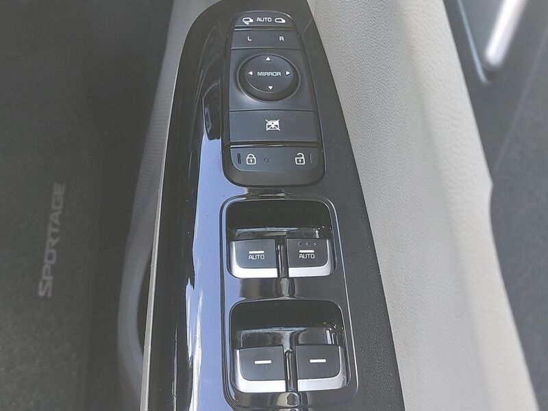 More views of Kia Sportage