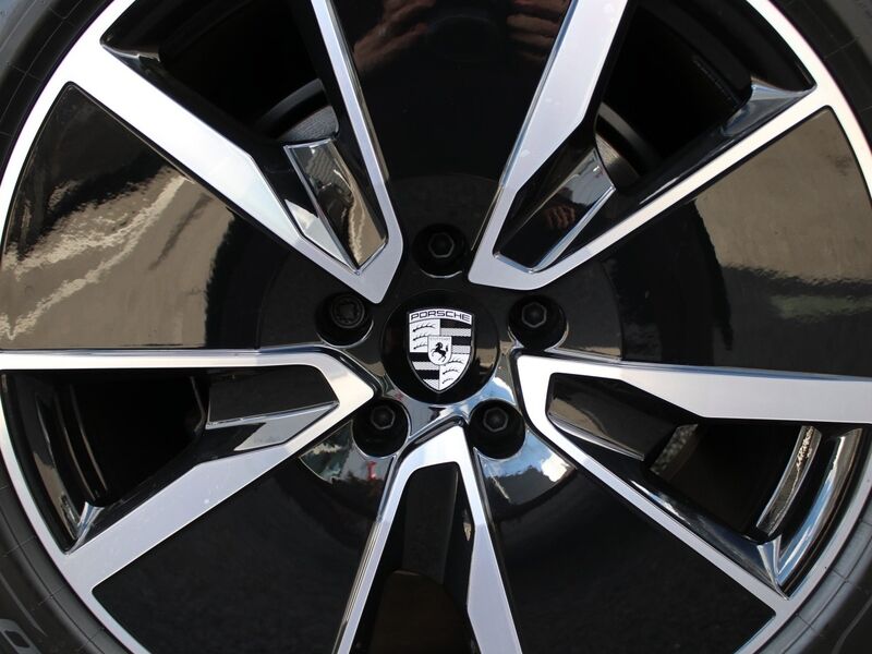 More views of Porsche Macan