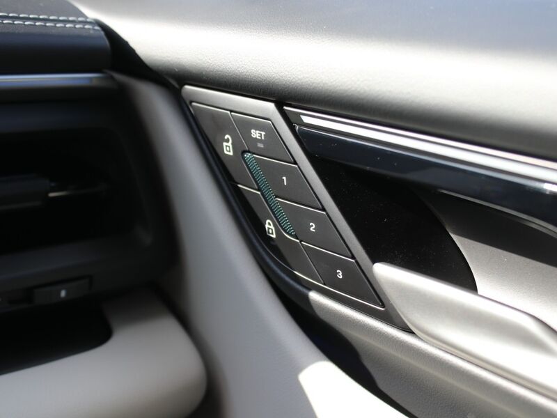 More views of Porsche Macan