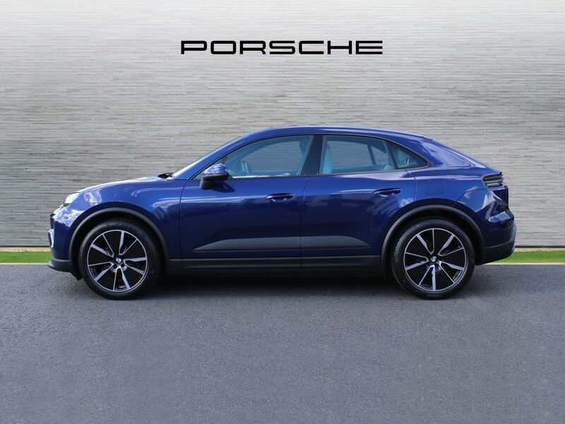More views of Porsche Macan