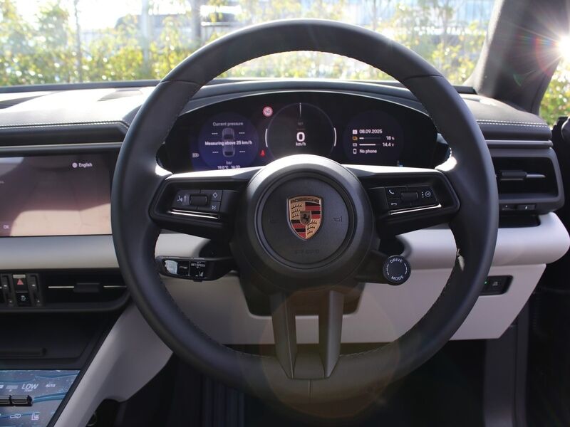 More views of Porsche Macan