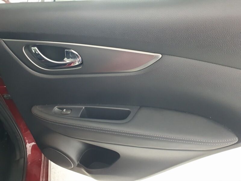 More views of Nissan QASHQAI