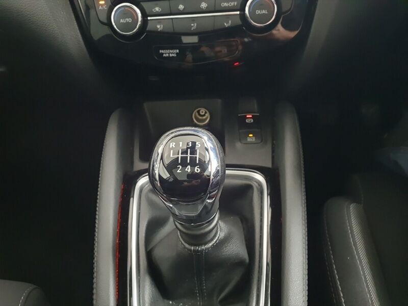More views of Nissan QASHQAI