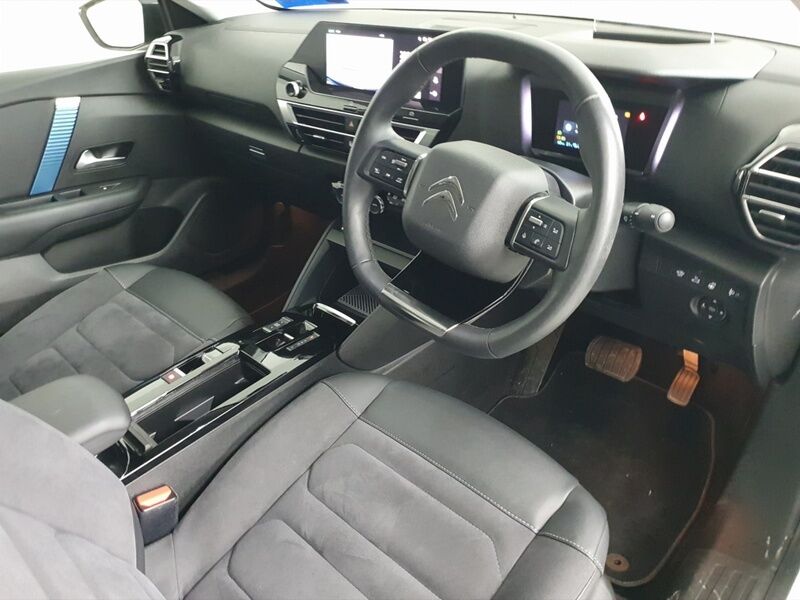 More views of Citroen E-C4 X 