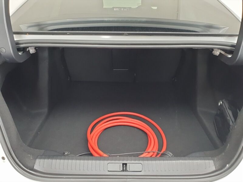 More views of Citroen E-C4 X 