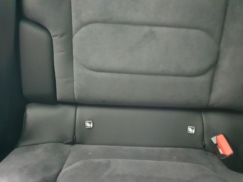 More views of Citroen E-C4 X 
